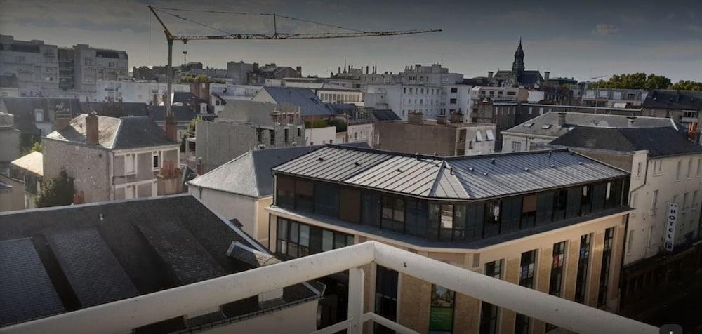 Séjours&affaires Léonard De Vinci Appart hôtel 2*